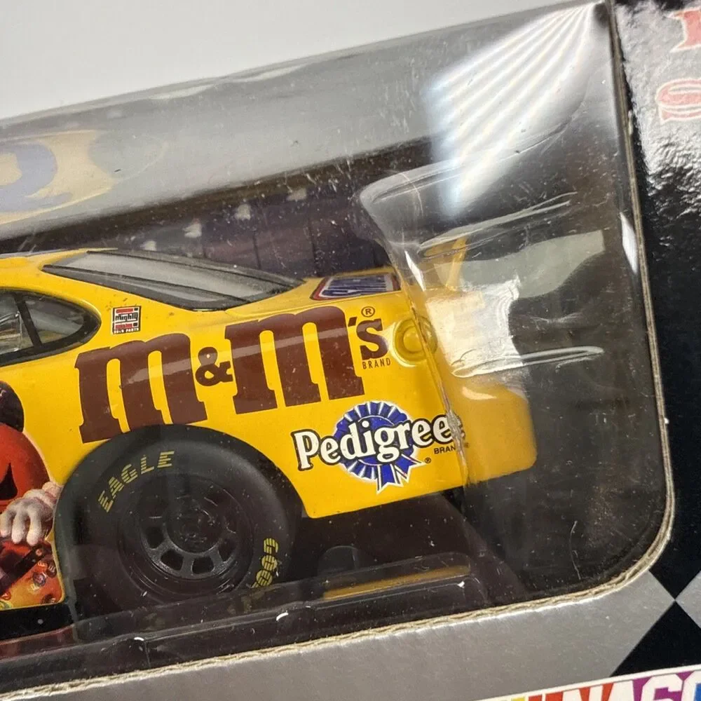2002 Mattel Ken Schrader #36 M&M's 98 Pontiac Grand Prix 1:24 Diecast Car